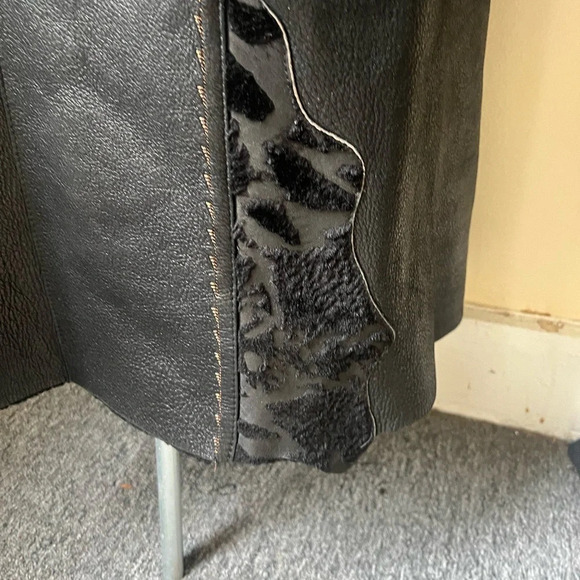 Reisler Shearling Lambskin Penny Lane Coat with Hood - Picture 5 of 10